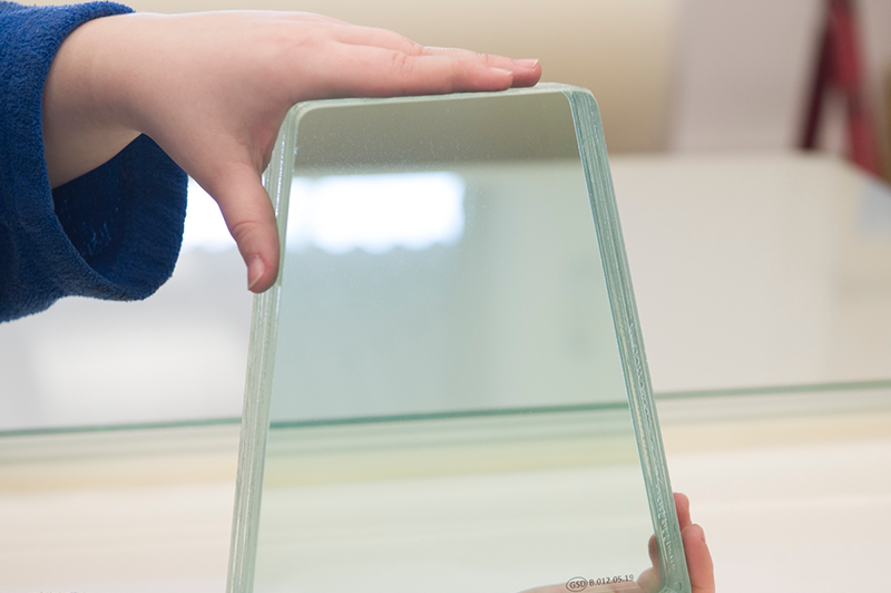 wielowarstwowy blok szklany, PVB, szkło laminowane bezpieczne